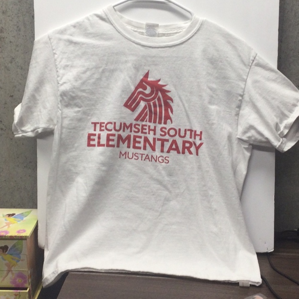 Kids large Tecumseh South elementary school t-shirt